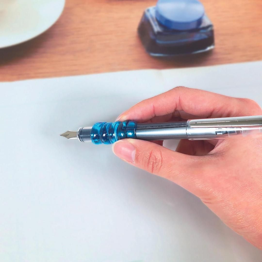 KUTSUWA PUNYU SPIRAL Pencil Grip RB033